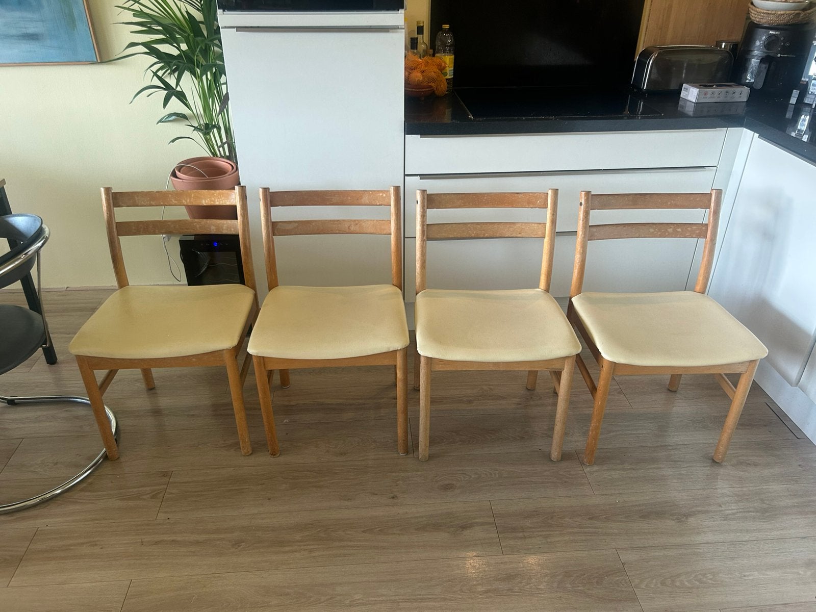 4x vintage stoel wit leer hout, Huis en Inrichting, Ophalen, Wit, Leer, Zo goed als nieuw