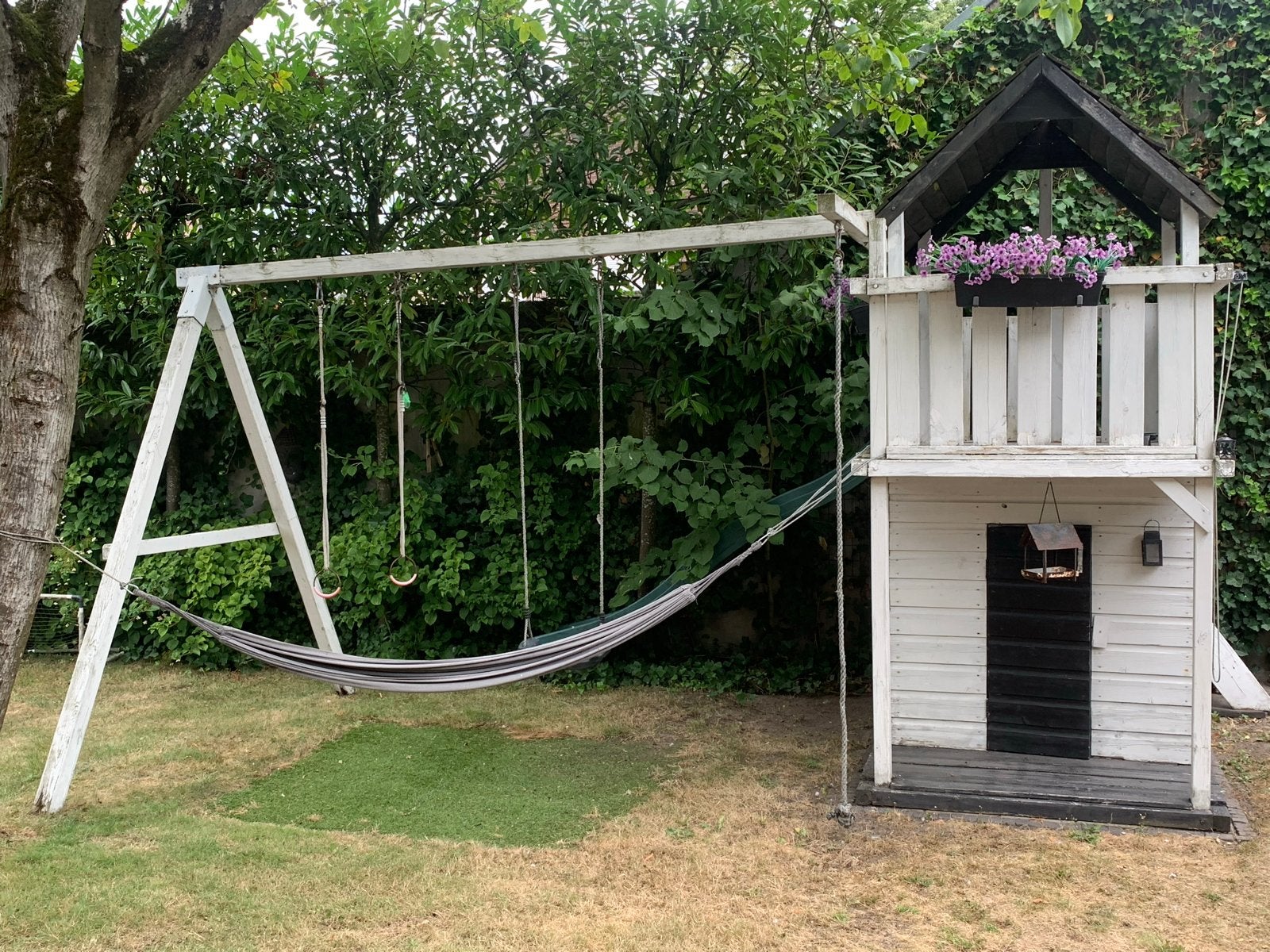 GRATIS ! Robuust Houten Speelhuis met glijbaan en schommel, Ophalen, Gebruikt, Hout