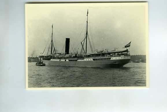 scheepvaart-foto-VLISSINGEN-werf de schelde- ARDJOENO 1891, Ophalen of Verzenden, 1940 tot 1960, Zuid-Holland