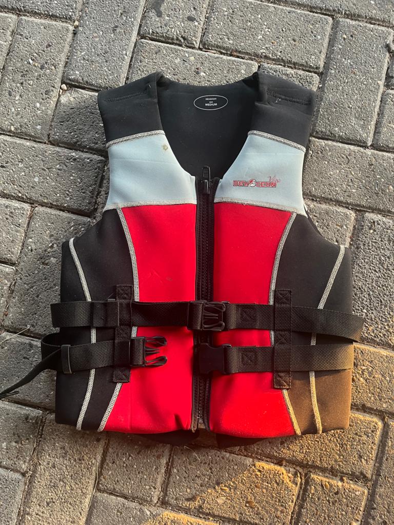 Wetsuit maat M - Ideaal voor watersport, Watersport en Boten, Ophalen, Gebruikt, Dame of Heer, Wetsuit