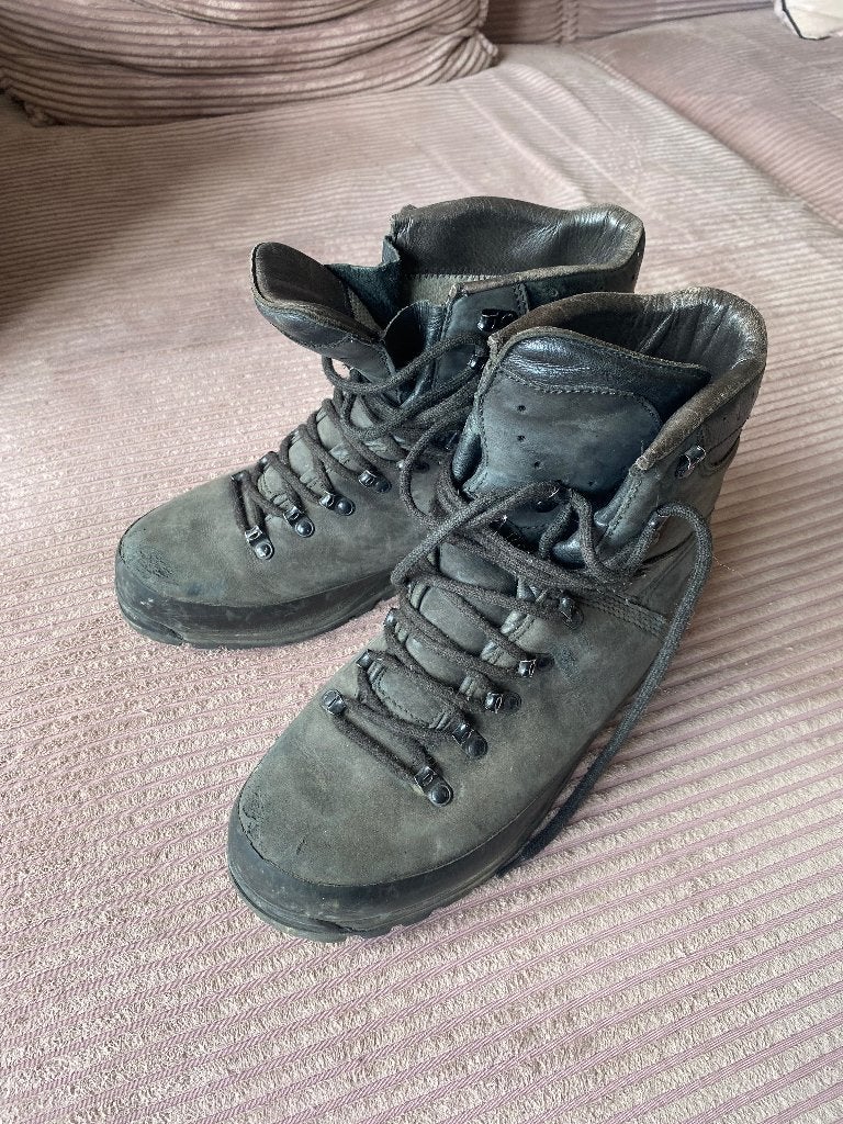 Meindl M1 bergschoenen maat 275M (maat 42/43), Ophalen of Verzenden, Gebruikt, Schoenen