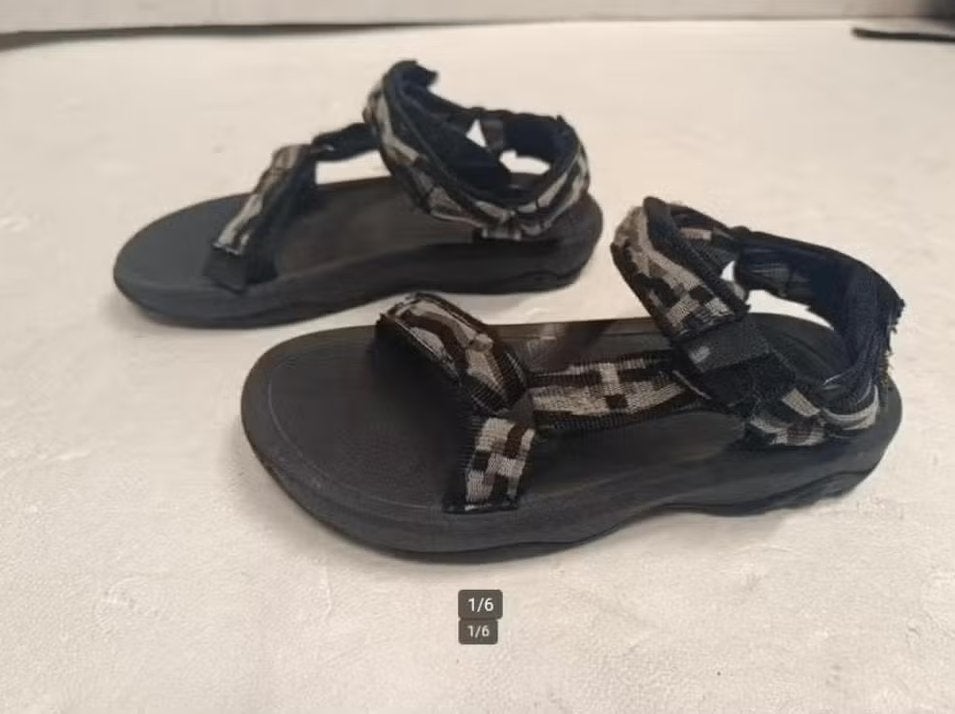Teva sandalen maat 30 (19cm), Gebruikt, Jongen of Meisje, Overige typen, Ophalen of Verzenden