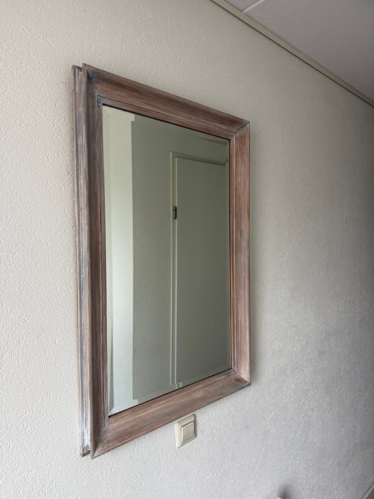 Mooie spiegel 62 x 92 cm-houten white wash lijst–facetglas, Huis en Inrichting, Ophalen, Gebruikt, Minder dan 100 cm, Rechthoekig
