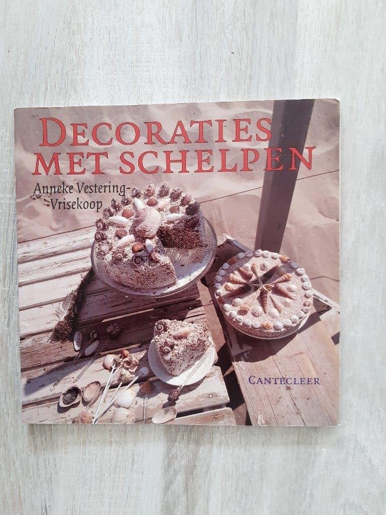 Decoraties met Schelpen - Anneke Vestering-Vrisekoop, Ophalen of Verzenden, Zo goed als nieuw, Scrapbooking en Knutselen, Anneke Vestering-Vrisekoop