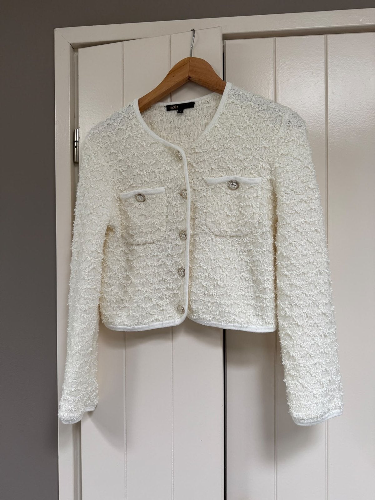 Maje wit gebreid vestje met gouden knopen, Kleding | Dames, Ophalen of Verzenden, Zo goed als nieuw, Maat 34 (XS) of kleiner, Wit