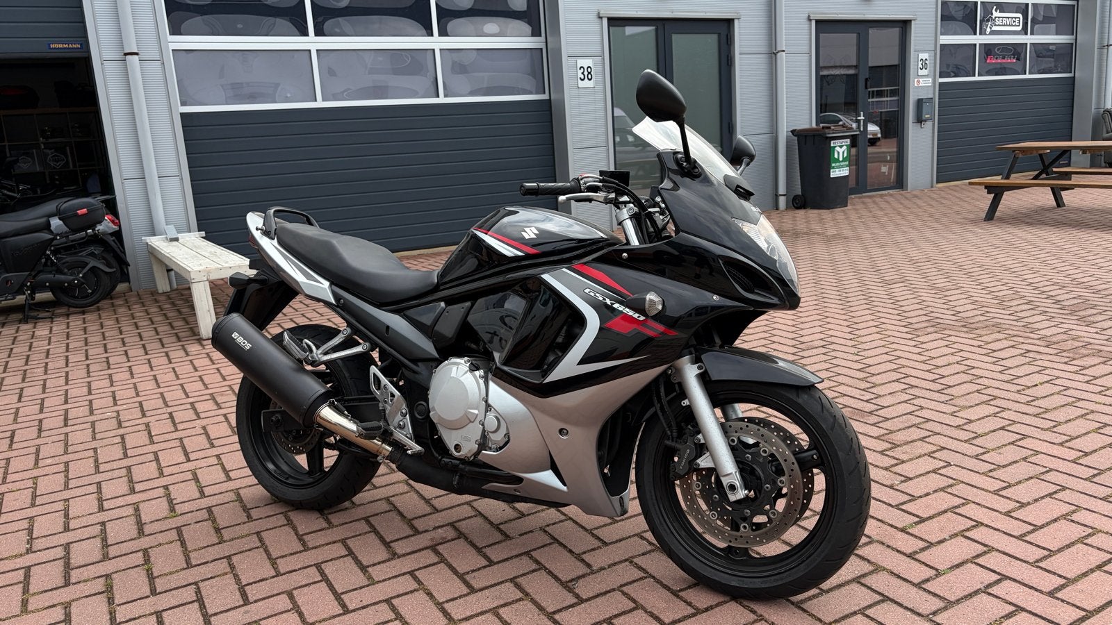 Suzuki GSX650F uit 2010 - Zeer nette staat!, Motoren, Motoren | Suzuki, Sportuitlaat, 4 cilinders, Motorrijbewijs A, Gebruikt