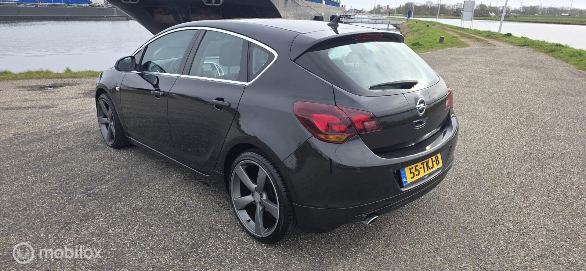 Opel Astra 1.4 Turbo Sport, Auto's, Opel, Voorwielaandrijving, Euro 5, Gebruikt, 680 kg