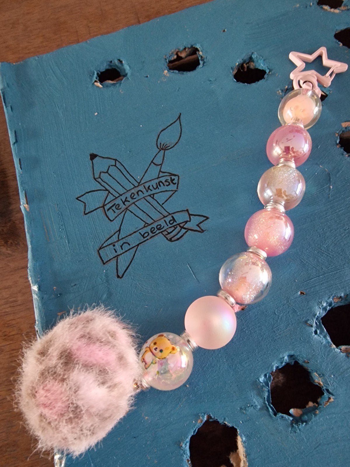 handgemaakte sleutelhanger, Ophalen of Verzenden, Nieuw, Roze, Met bedels of kralen