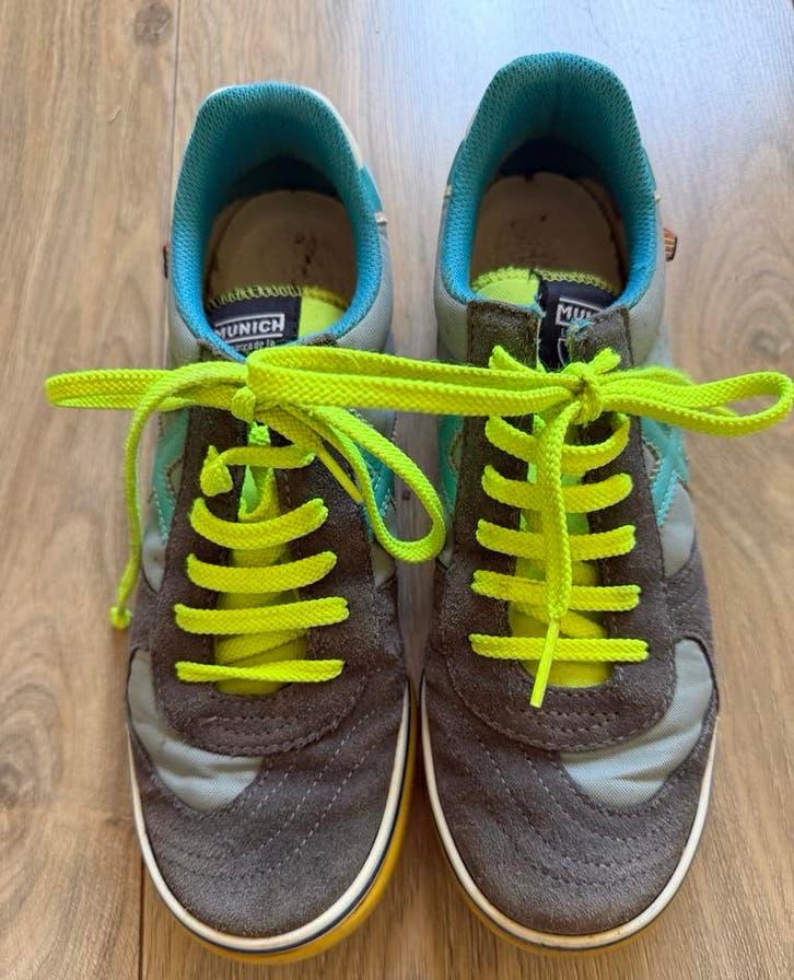 Munich sneakers maat 37 - Grijs met neon details, Gebruikt, Jongen of Meisje, Schoenen, Ophalen of Verzenden