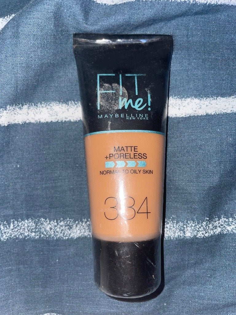 Maybelline Fit Me! Matte + Poreless Foundation 334 Warm Tan, Bruin, Gehele gezicht, Nieuw, Ophalen of Verzenden