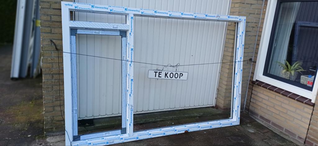 2 kunststof kozijnen 158 cm hoog x 240 cm breed, Ophalen, Kunststof, Raamkozijn