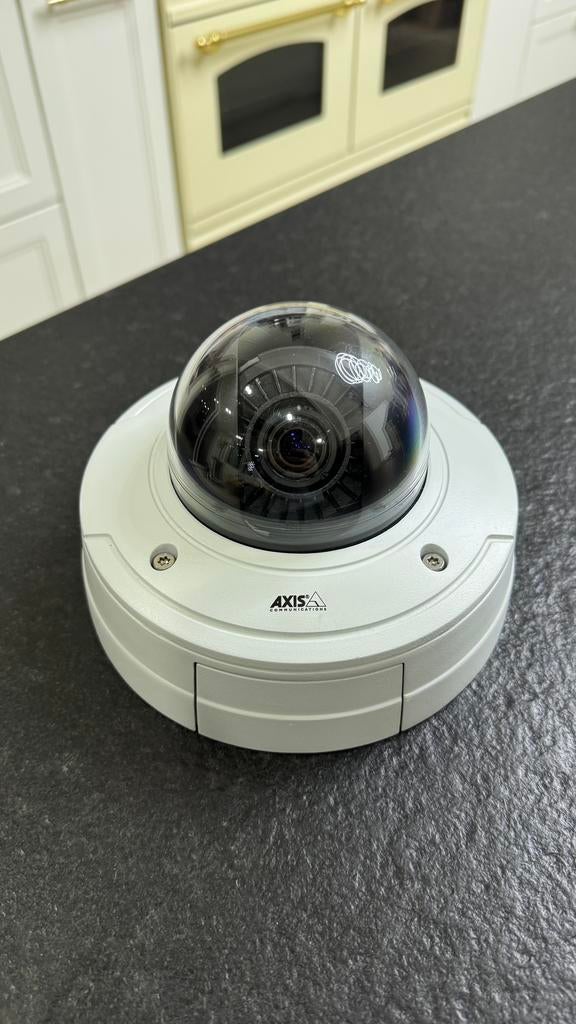 Axis P3384-VE Outdoor IP Netwerk dome Camera, Gebruikt, Overige typen, Axis, Ophalen of Verzenden