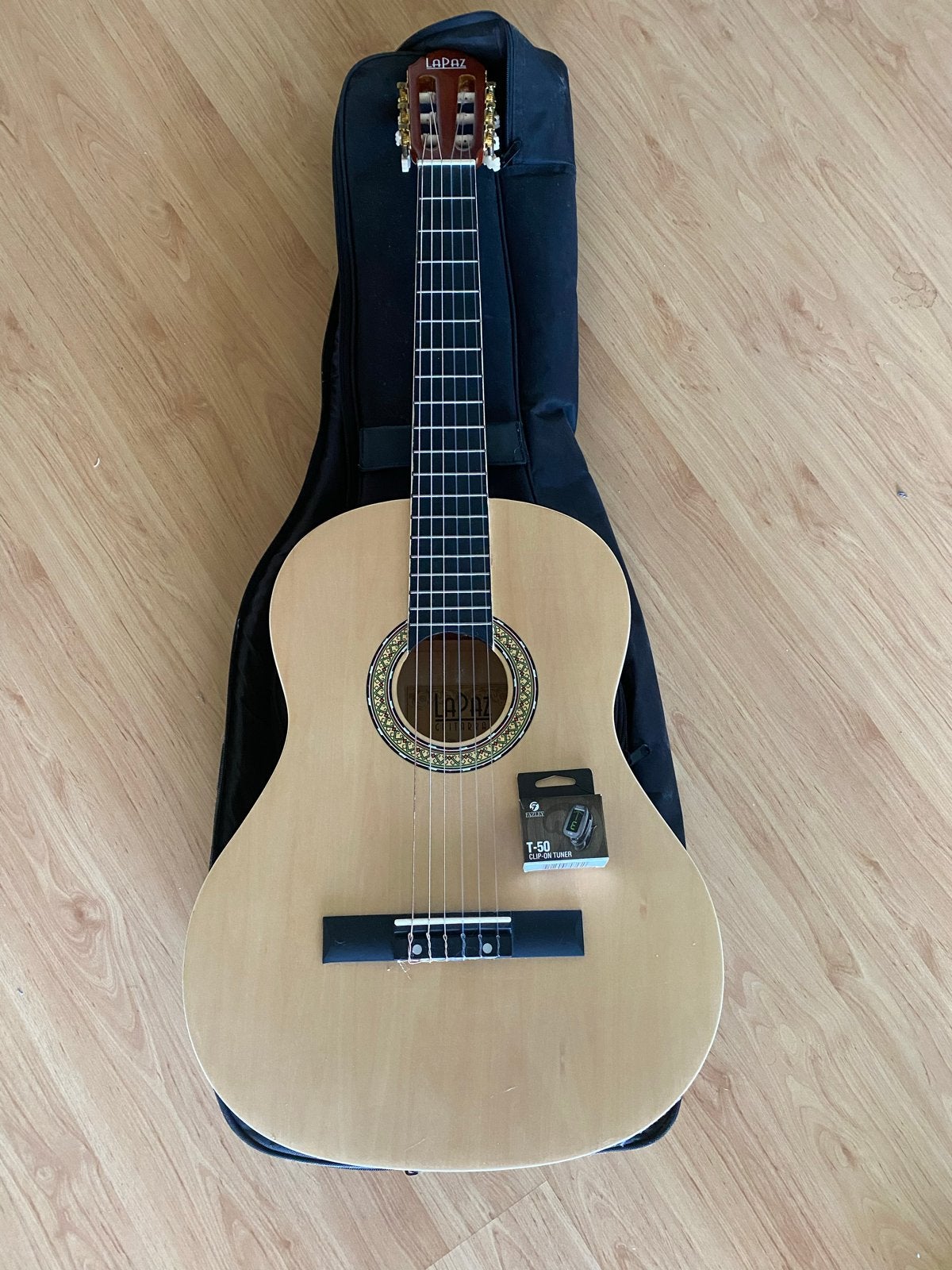 La Paz gitaar met draagtas en Fazley T-50 clip-on tuner, Muziek en Instrumenten, Snaarinstrumenten | Gitaren | Akoestisch, Ophalen