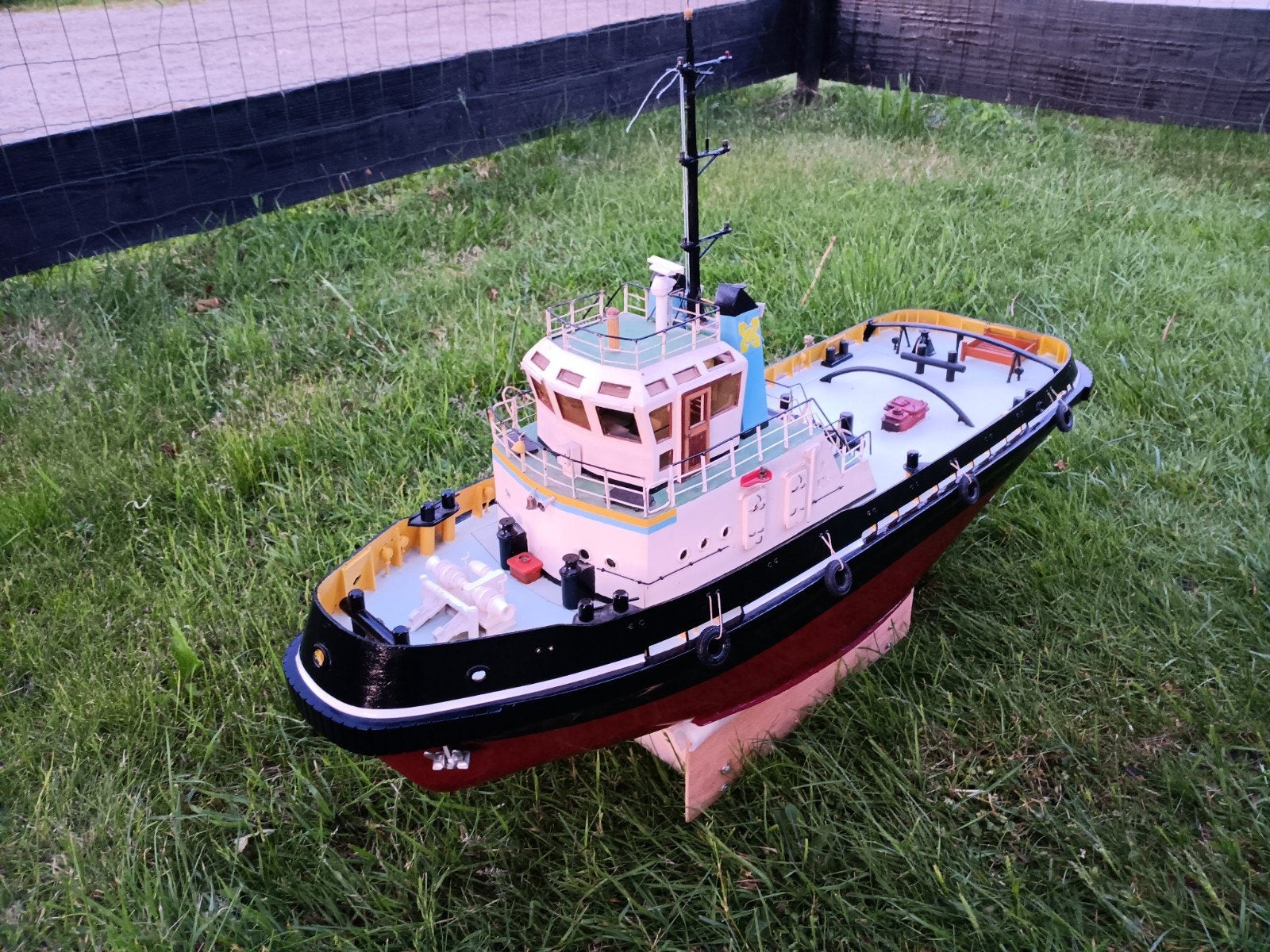 Prachtig Smit Nederland sleepboot, becker roeren, rc varend, Ophalen, Zo goed als nieuw