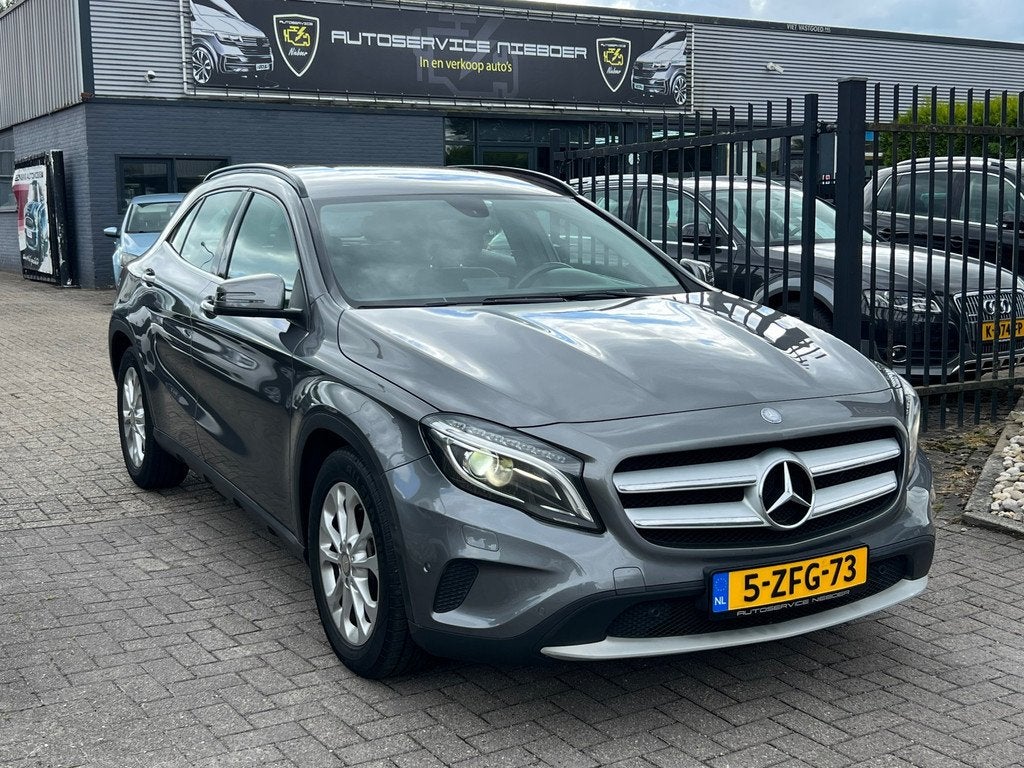 Mercedes-Benz GLA-klasse 200 Ambition # Bi-Xenon # Leder # N, Gebruikt, Euro 6, 715 kg, 1595 cc
