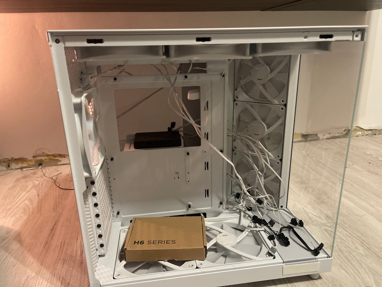 NZXT H6 Flow RGB PC-behuizing Wit (met  fans), Computers en Software, Ophalen, Zo goed als nieuw
