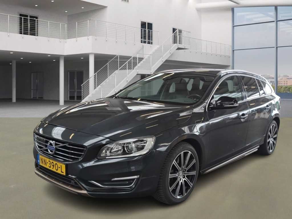 Volvo V60 2.4 D6 AWD Plug-In Hybrid R-Design, NN-390-L, Auto's, Euro 5, Gebruikt, Overige brandstoffen, 212 €/maand