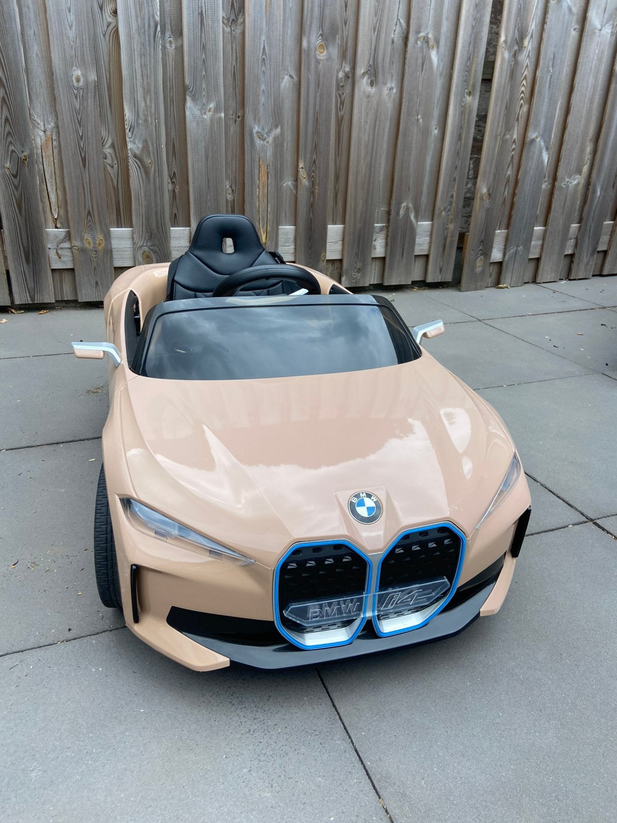 BMW I4 | ELEKTRISCHE KINDERAUTO 12 VOLT BEIGE, Ophalen, Zo goed als nieuw