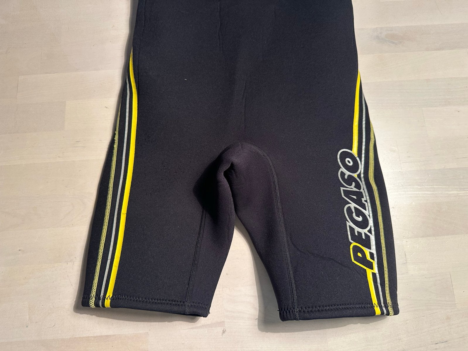 Pegaso shorty Kinder Wetsuit Maat L (146-152cm), Ophalen of Verzenden, Zo goed als nieuw, Kind, Wetsuit
