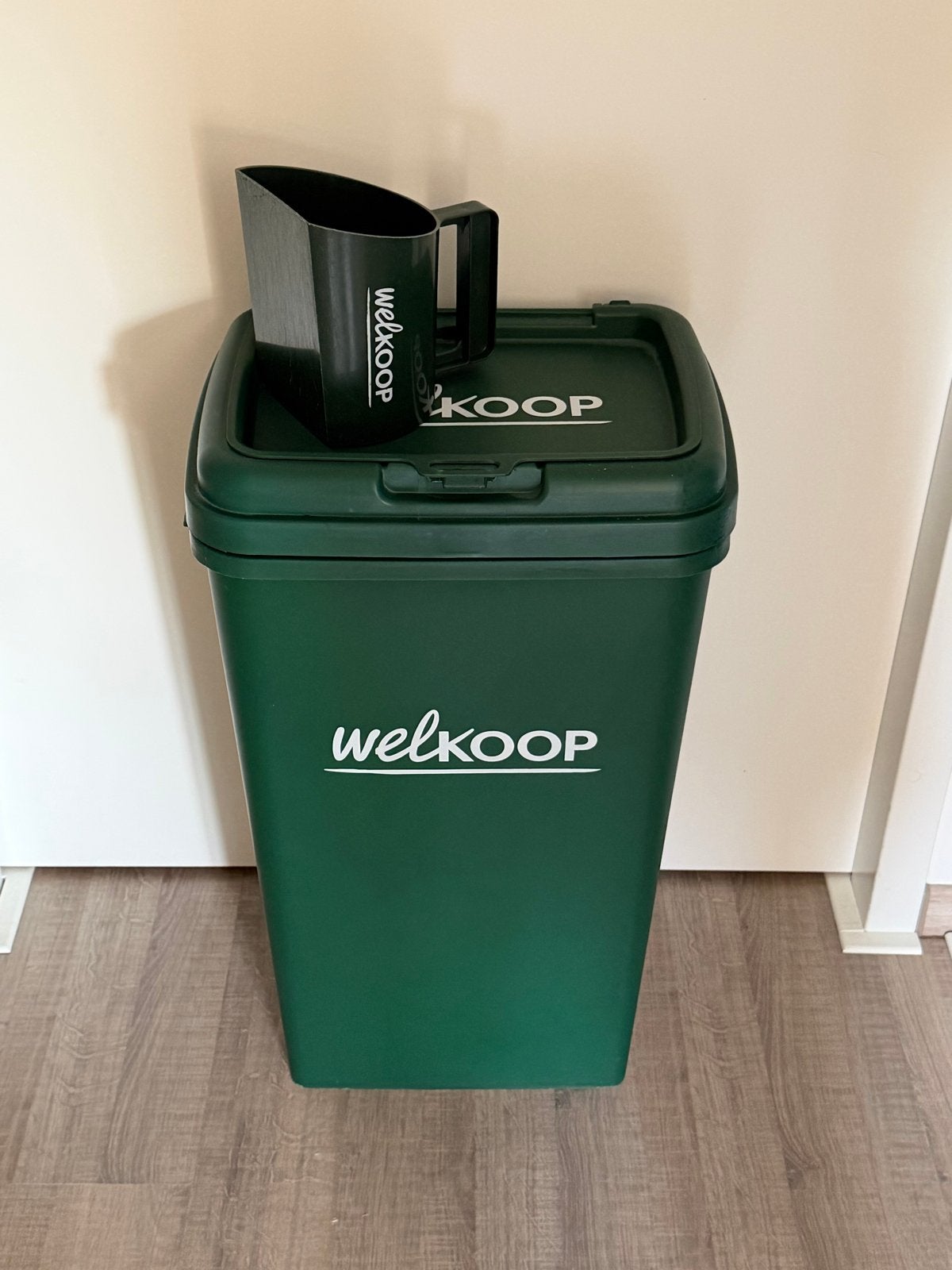 Zgan welkoop voerton 53 liter met voerschep, Ophalen, Zo goed als nieuw