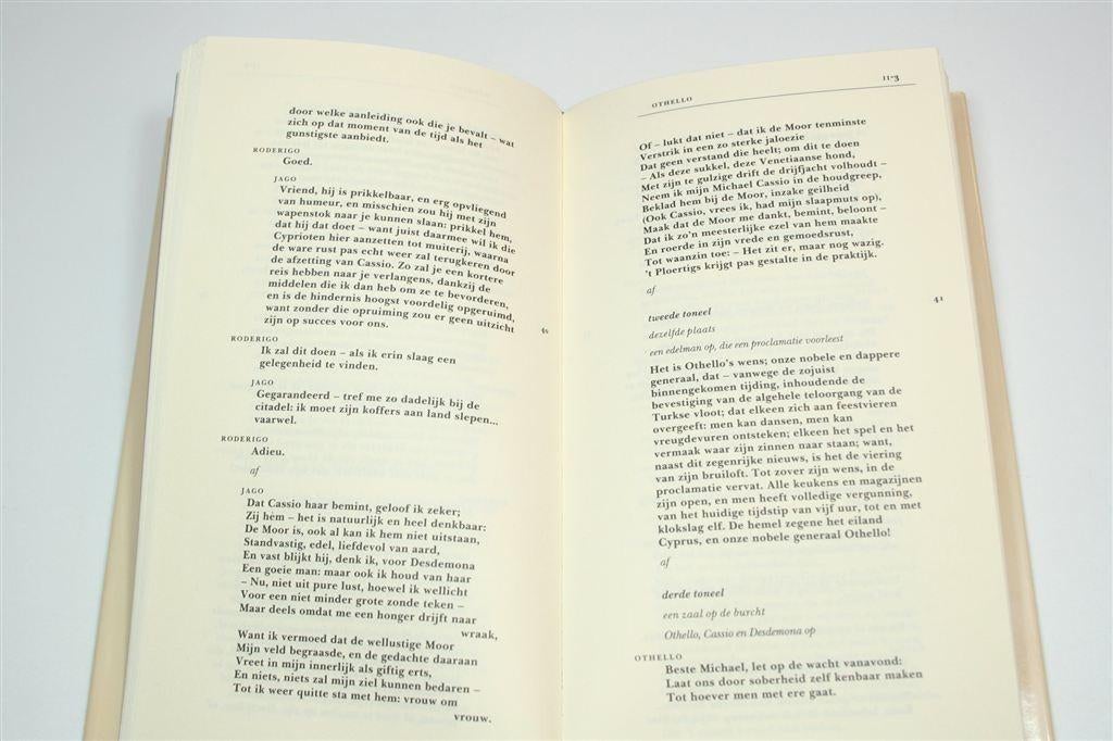 Othello — William Shakespeare & Gerrit Komrij, Boeken, Ophalen of Verzenden, Gelezen
