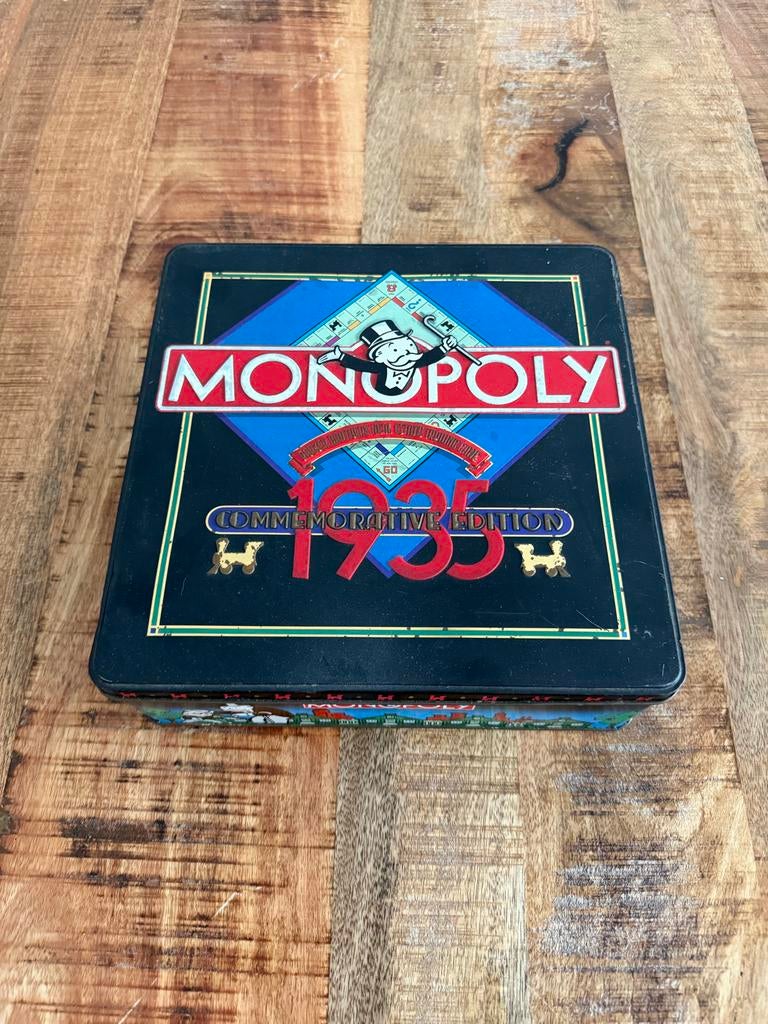 Monopoly 1935 Commemorative Edition in blikken doos, Hobby en Vrije tijd, Gezelschapsspellen | Bordspellen, Gebruikt, Drie of vier spelers