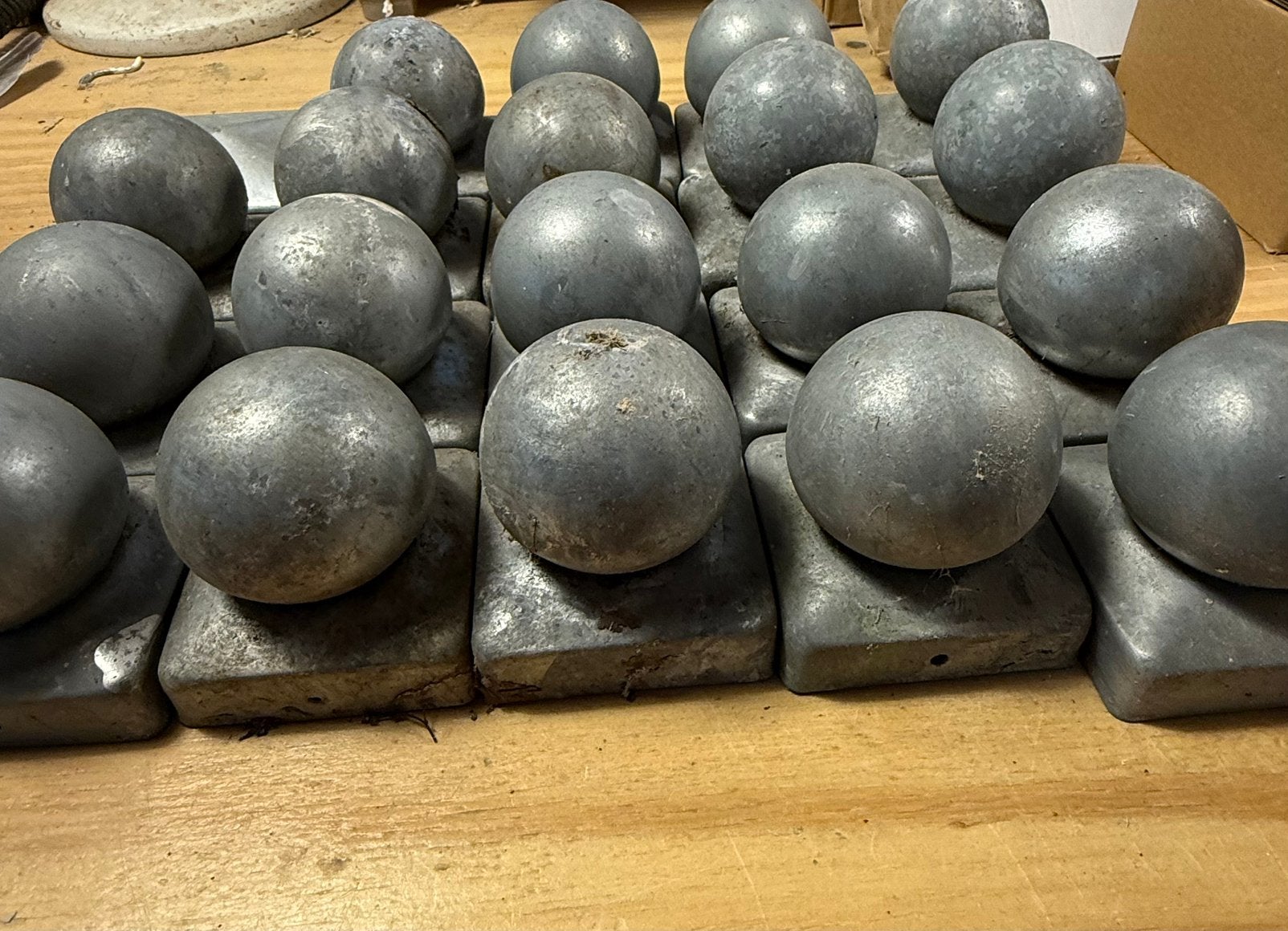 7x7 paalkappen bollen verzinkt 19 stuks, Ophalen of Verzenden, Gebruikt, Minder dan 180 cm, Palen