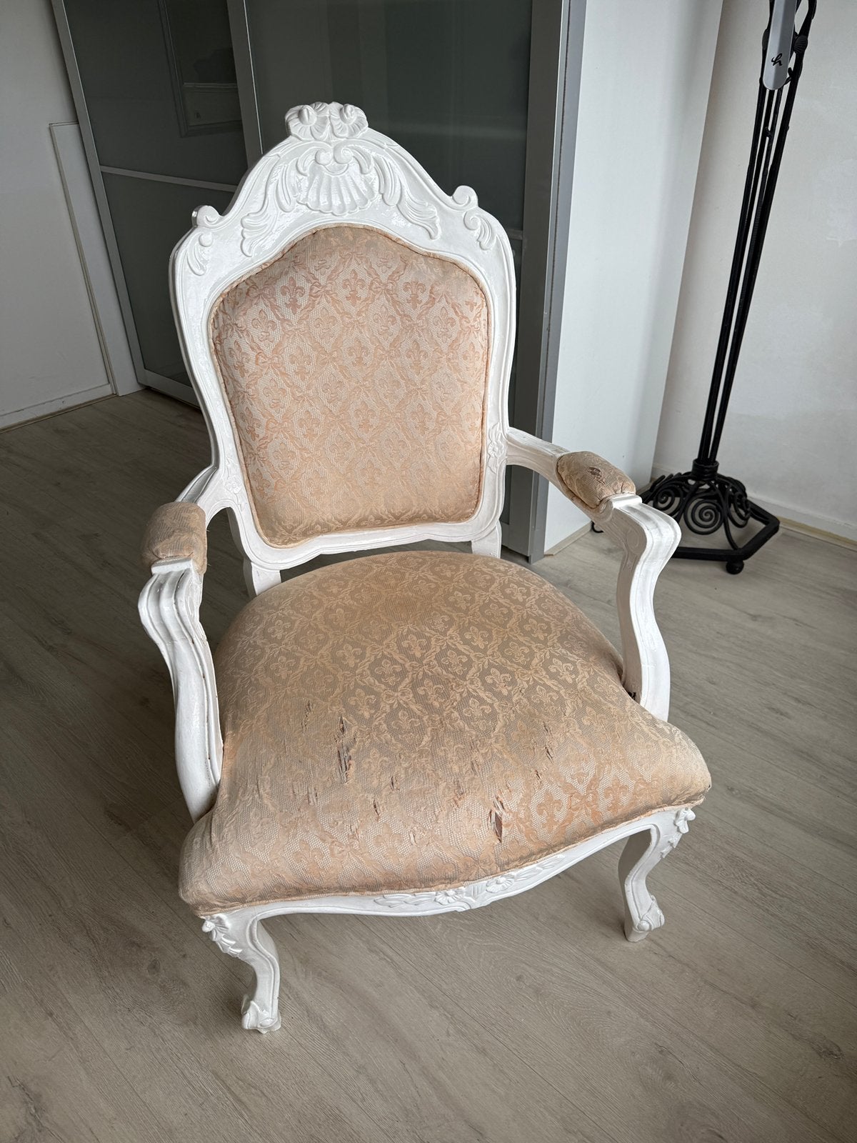 Hele comfortable stoel, Ophalen