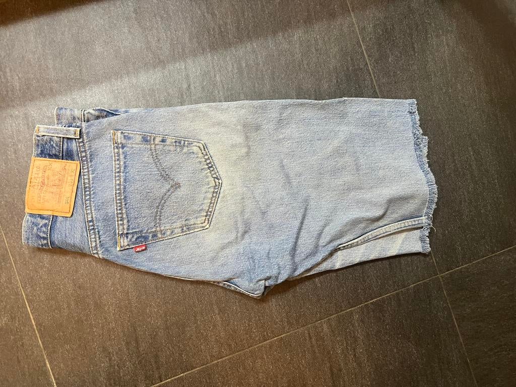 Korte broek levi’s, Ophalen of Verzenden, Zo goed als nieuw, Blauw, Overige jeansmaten