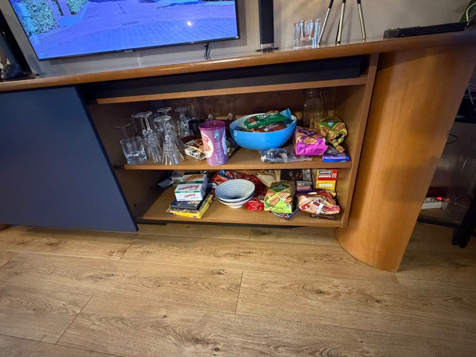 Stijlvol TV-meubel met opbergruimte, Ophalen, 50 – 75, Gebruikt, 50 tot 100 cm