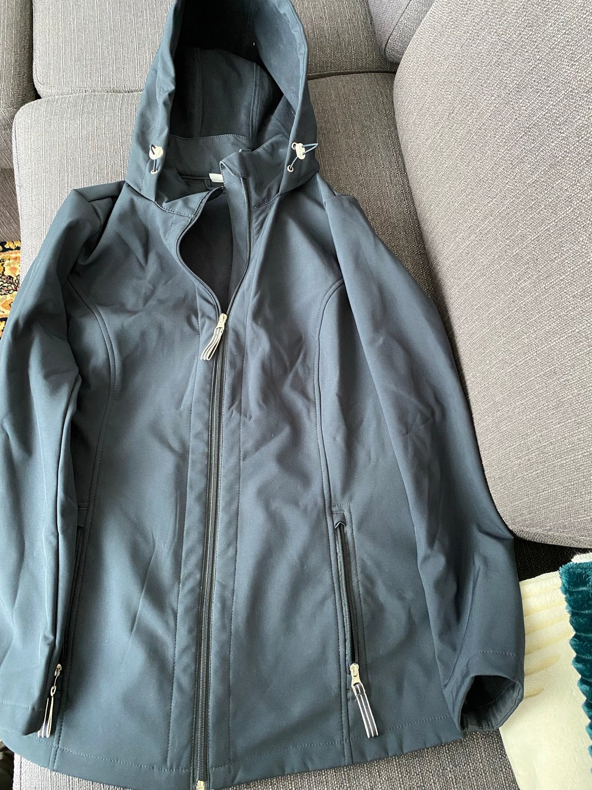 Dames Jas - Comfortabele en Stijlvolle Softshell Jas, Kleding | Dames, Jassen | Zomer, Ophalen of Verzenden, Gedragen, Maat 38/40 (M)