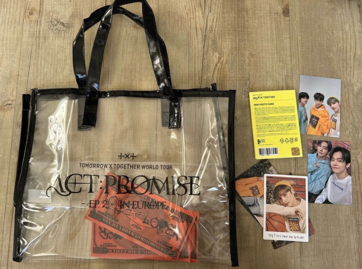 KPOP TXT merchandise tour, Ophalen of Verzenden, Zo goed als nieuw, Foto of Kaart
