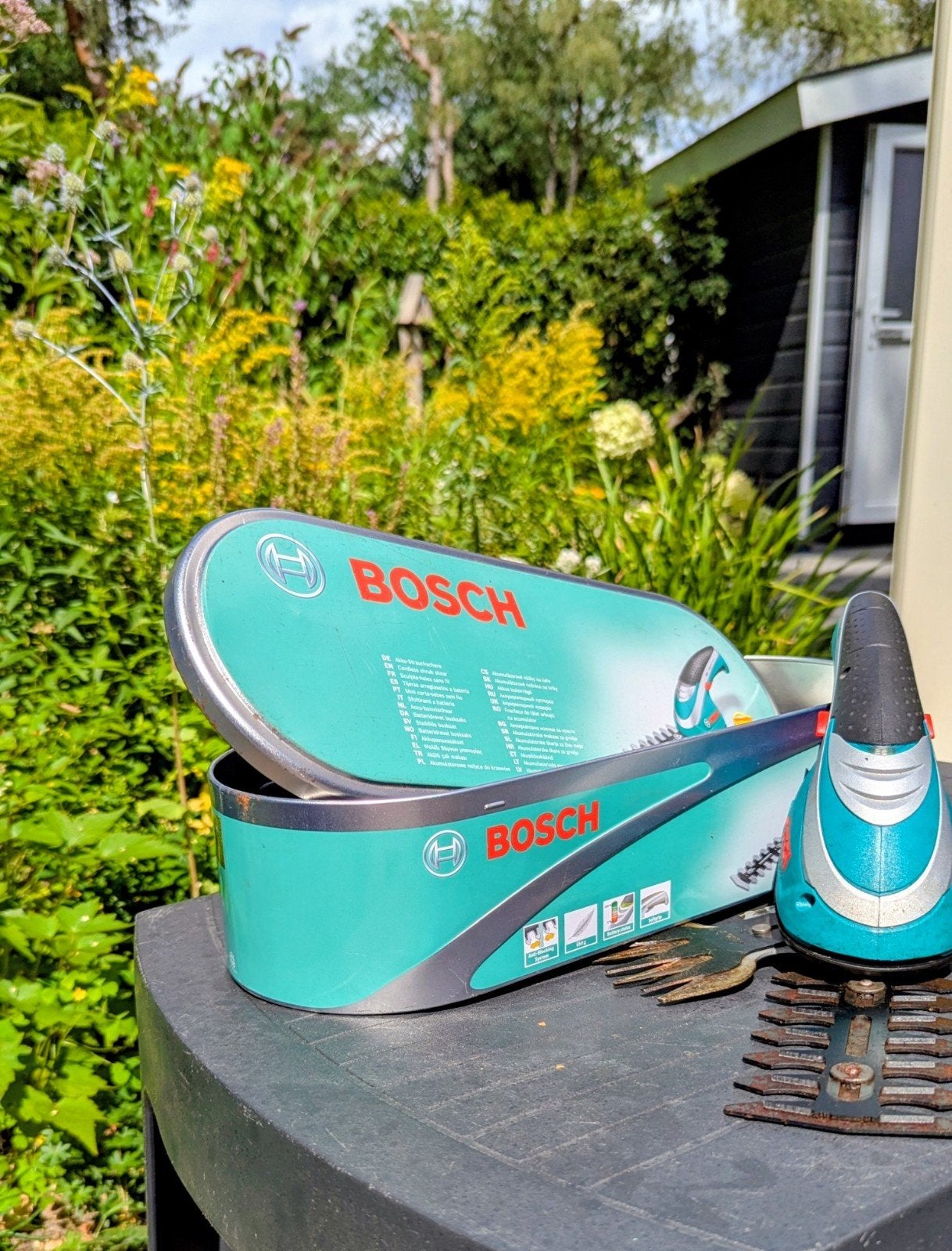Sterke BOSCH LION ACCU gras- buxusschaar  Gardena  Isio, Tuin en Terras, Ophalen of Verzenden, Zo goed als nieuw, Accu, BOSCH