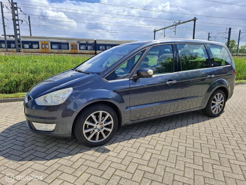 Ford Galaxy 2.0-16V Ghia PANORAMADAK/LEDER INTERIEUR!, Auto's, Ford, Voorwielaandrijving, 145 pk, Gebruikt, Zwart