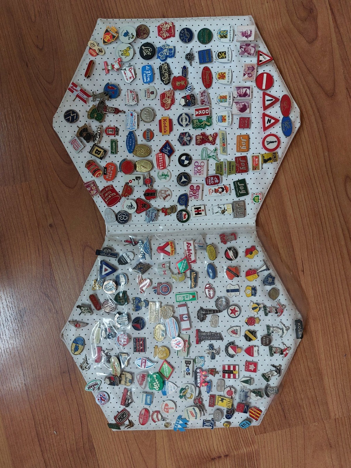 Grote collectie vintage speldjes en pins, Ophalen, Gebruikt, Merk, Speldje of Pin
