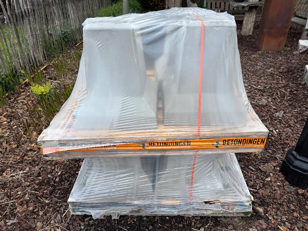 Betonpoer 20x20 en 51 cm hoog M16, Ophalen, Nieuw, Overige typen