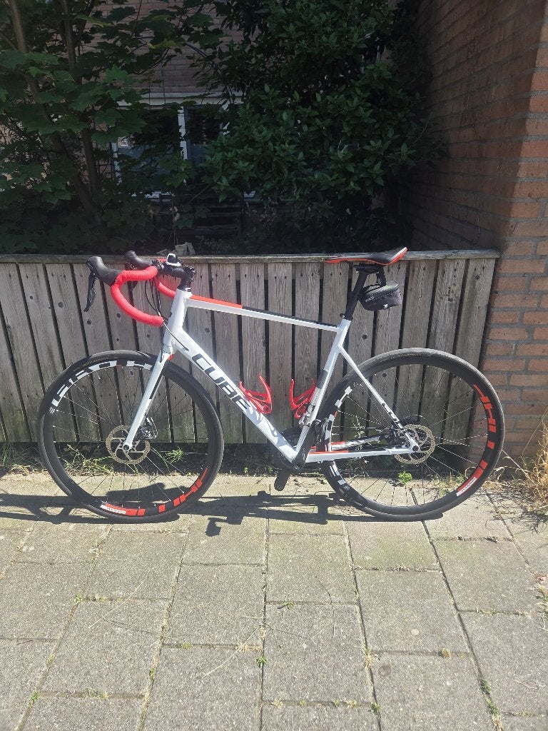Cube Attain Pro Disc, Fietsen en Brommers, Fietsen | Racefietsen, 28 inch, Gebruikt, Heren, Aluminium
