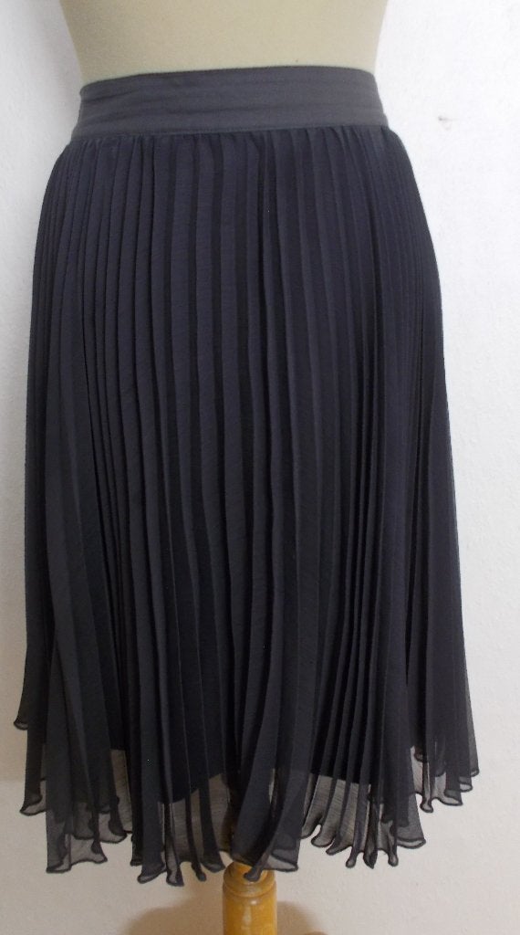 Leuk grijs plisse rokje van Mart Visser! 42, Kleding | Dames, Maat 42/44 (L), Ophalen of Verzenden, Zo goed als nieuw, Knielengte