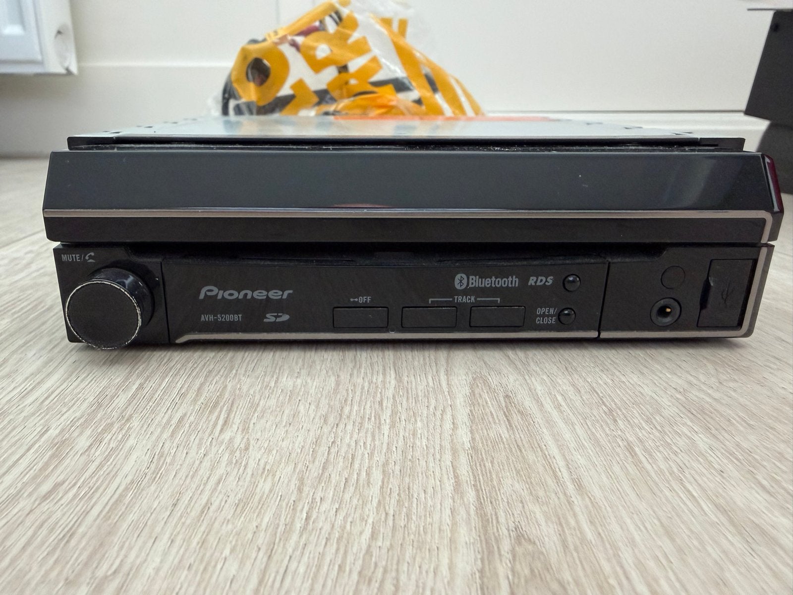 Klapscherm Pioneer AVH-5200BT Autoradio met Bluetooth en USB, Ophalen, Gebruikt