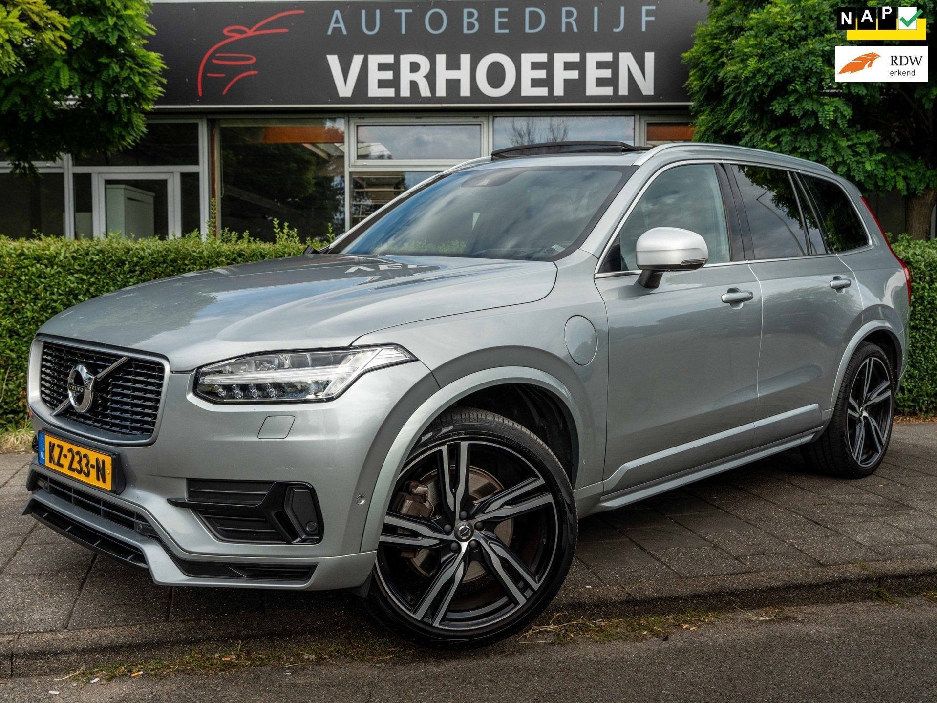 Volvo XC90 2.0 T8 Twin Engine AWD R-DESIGN | 7 PERS | BOWERS, Auto's, Dealer onderhouden, Gebruikt, 1969 cc, 7 stoelen