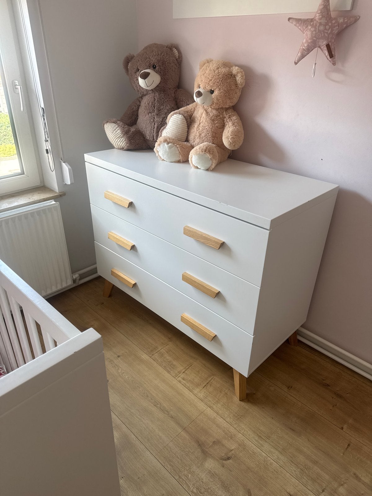 Complete babykamer: Ledikant, Commode en Kledingkast, Kinderen en Baby's, Kinderkamer | Complete kinderkamers, Ophalen, Zo goed als nieuw