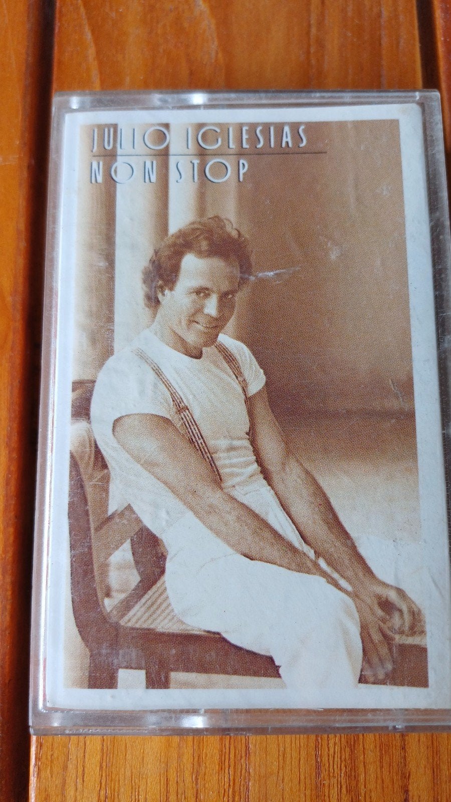 Julio Iglesias - Non Stop1988 (Origineel Cassettebandje), Gebruikt, Ophalen of Verzenden, Origineel, Met bewaardoos, rek of koffer
