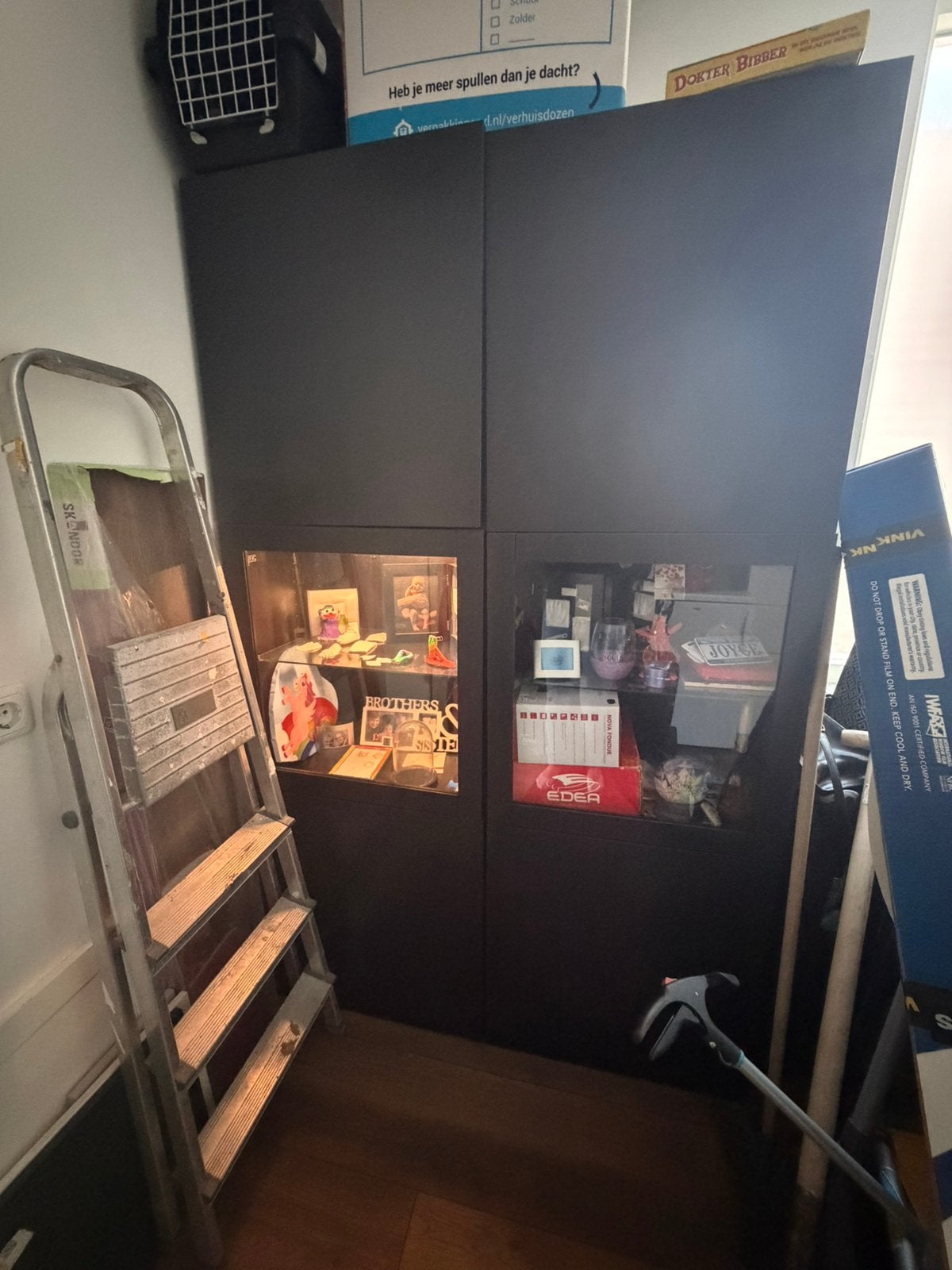 Ikea besta vitrine kast, Ophalen, Met deur(en), Zo goed als nieuw, Minder dan 150 cm