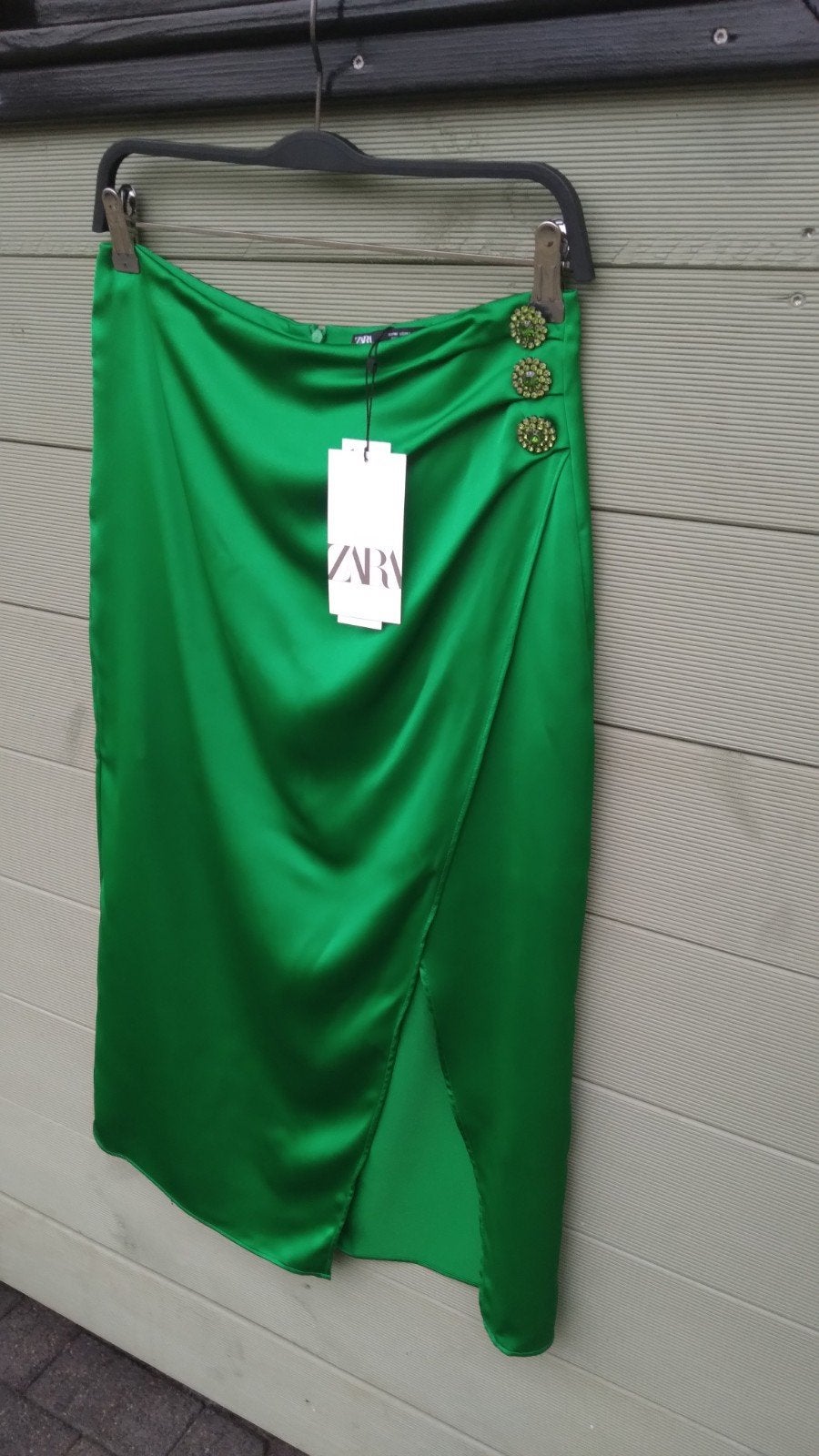 Groene Zara rok satijn met split en strass M, Kleding | Dames, Rokken, Maat 38/40 (M), Verzenden, Zara, Nieuw