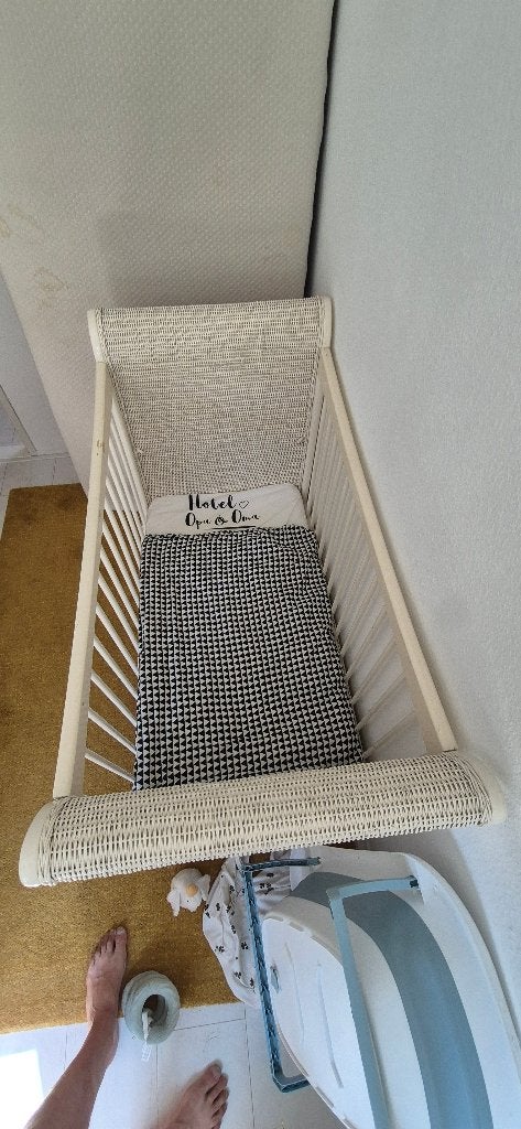 Baby ledikantje  inclusief beddengoed!, Ophalen, Gebruikt, Ledikant