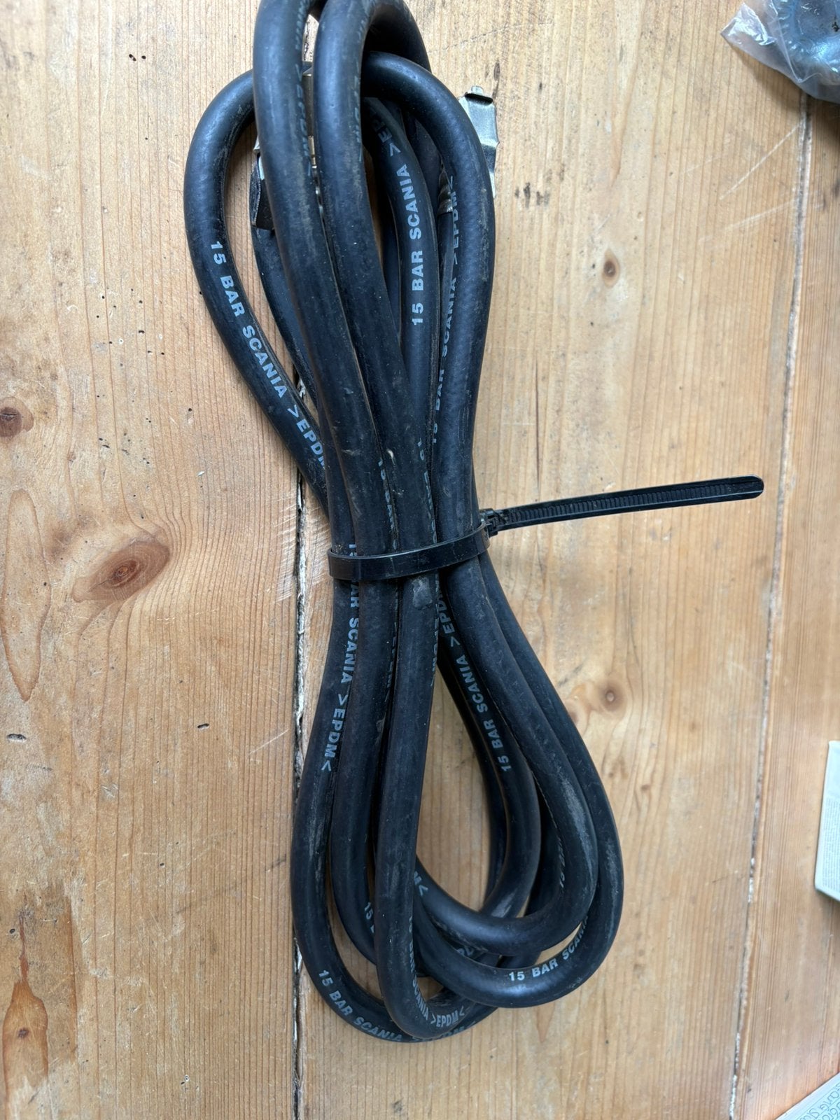 Scania bandenvulslang, Ophalen