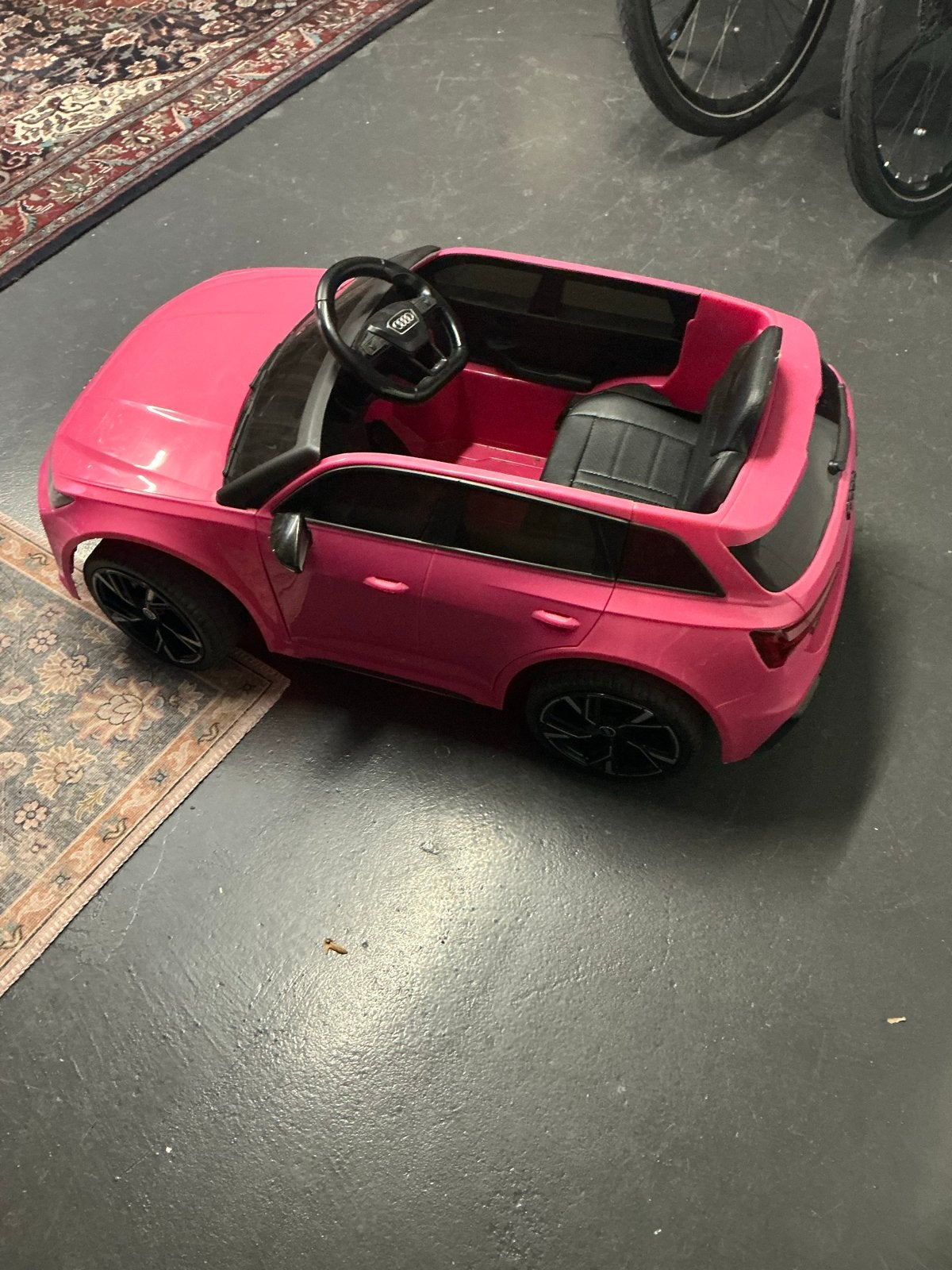 Roze Audi RS 6 kinderauto - Elektrisch, Kinderen en Baby's, Ophalen, Gebruikt, Trapvoertuig