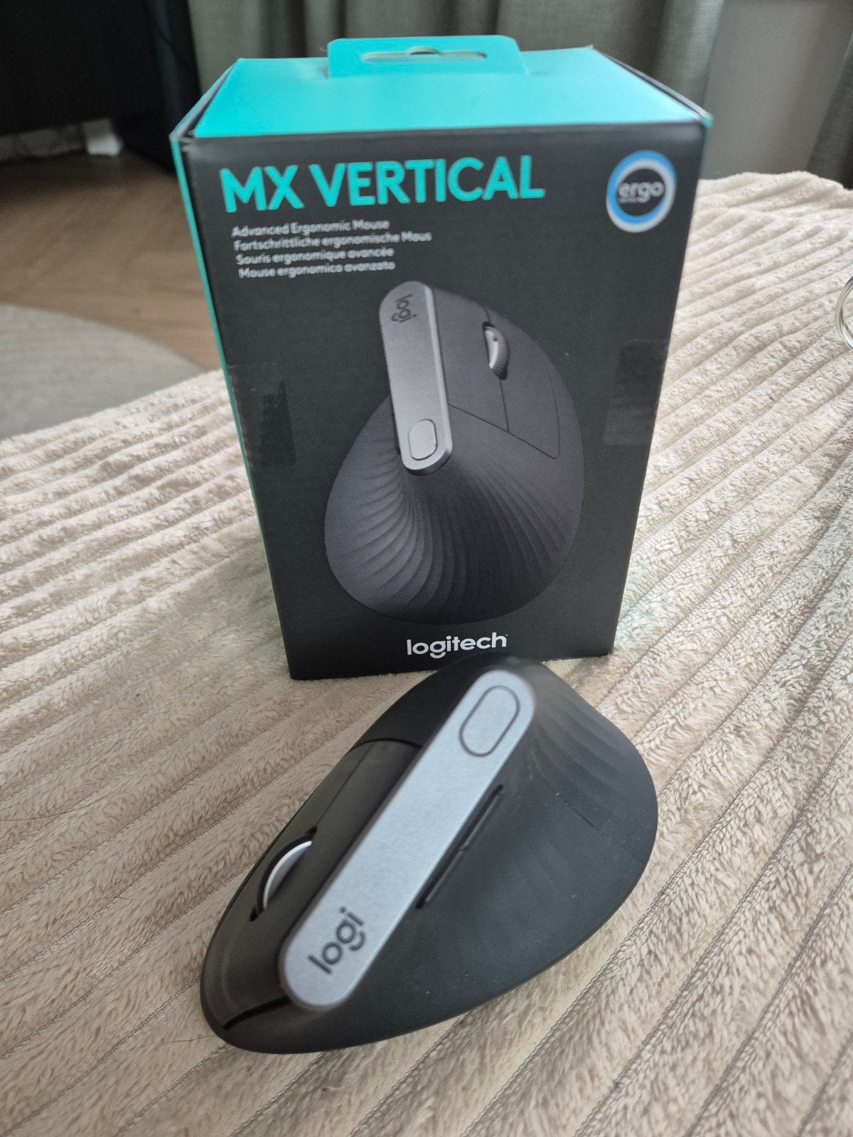 Logitech MX Vertical Ergonomische Muis - Nieuw !, Computers en Software, Muizen, Rechtshandig, Muis, Ergonomisch, Logitech