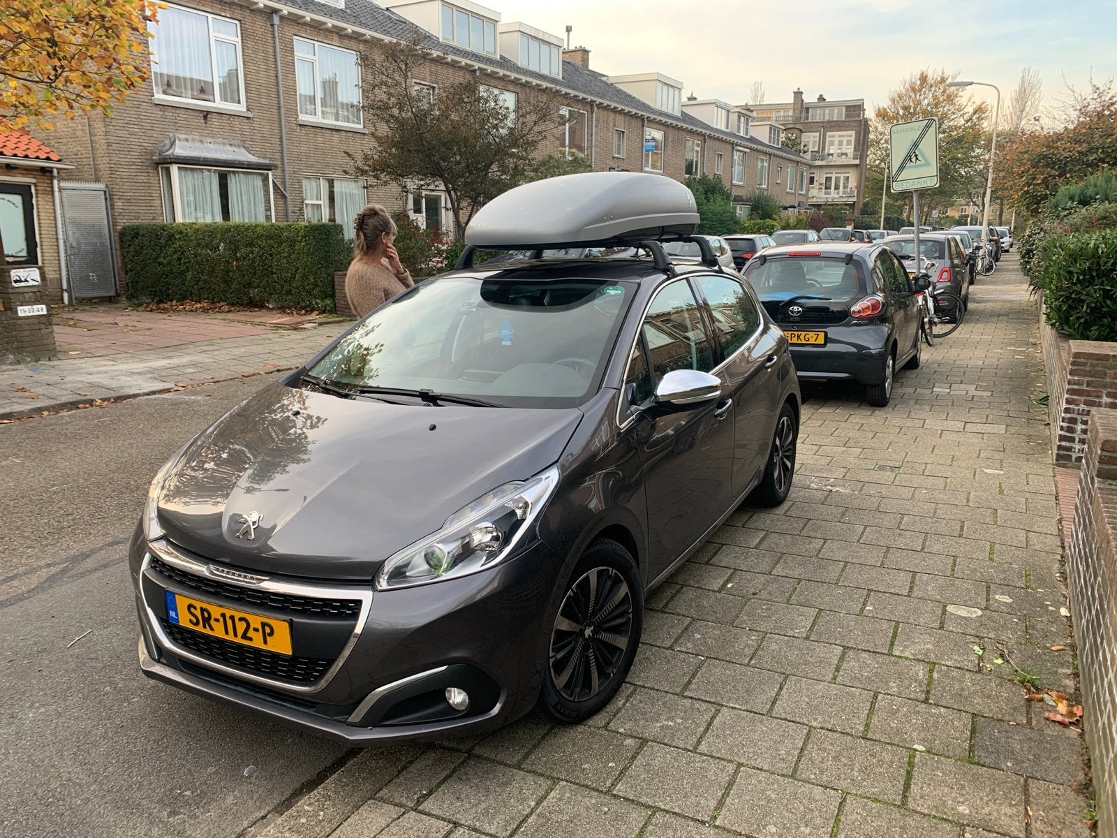 Originele Peugeot 208 dakrails en dakkoffer, Auto diversen, Dakkoffers, Ophalen, Gebruikt