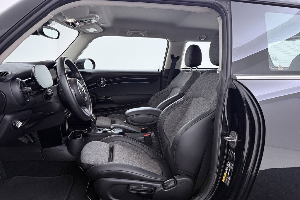 Mini Electric MINI Yours 33 kWh | Apple CarPlay | 95% SOH |, Auto's, Mini, 4 stoelen, Leder en Stof, Origineel Nederlands, 184 pk